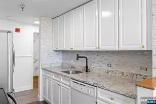 100 Old Palisade Road 3215, Fort Lee, NJ 07024 - Photo 14
