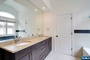 415 Westview Pl, Fort Lee, NJ 07024 - Photo 18