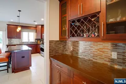 415 Westview Place, Fort Lee, NJ 07024 - Photo 8