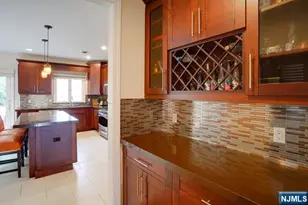 415 Westview Pl, Fort Lee, NJ 07024 - Photo 8