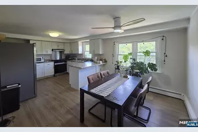 360 New York Avenue 2nd Floor #2nd floor, Lyndhurst Township, NJ 07071 - Photo 2
