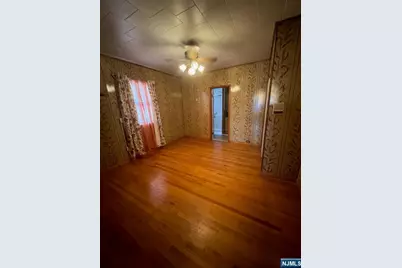 330 Stuyvesant Avenue 1 #1, Lyndhurst Township, NJ 07071 - Photo 8