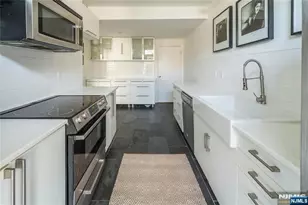 130 Kensington Dr, Fort Lee, NJ 07024 - Photo 14