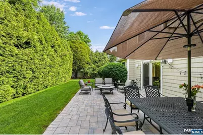111 Magnolia Avenue, Cresskill, NJ 07626 - Photo 38
