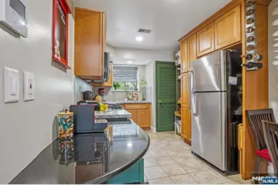 272-276 Walnut 6D #6D, Newark, NJ 07105 - Photo 14