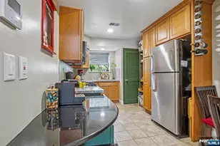 272-276 Walnut 6D, Newark, NJ 07105 - Photo 14
