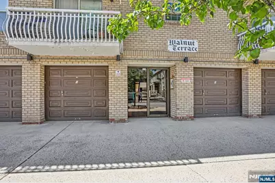 272-276 Walnut 6D #6D, Newark, NJ 07105 - Photo 1