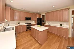 3 Schindler Ct, Upper Saddle River, NJ 07458 - Photo 8