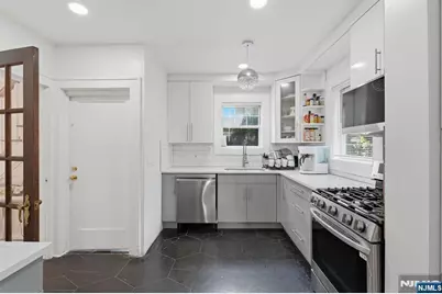 285 Hudson Avenue, Englewood, NJ 07631 - Photo 12