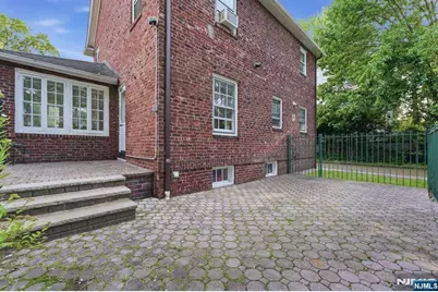 285 Hudson Avenue, Englewood, NJ 07631 - Photo 32