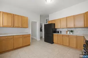 13-15 May St, Newark, NJ 07104 - Photo 18