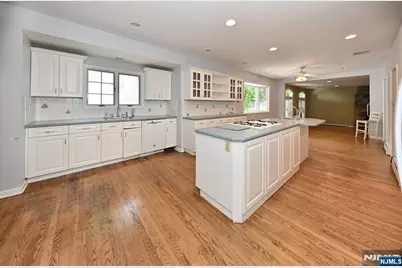 50 Midland Avenue, Wyckoff Township, NJ 07481 - Photo 8