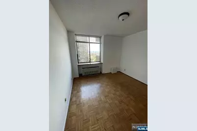 300 Winston Drive 1020 #1020, Cliffside Park, NJ 07010 - Photo 10