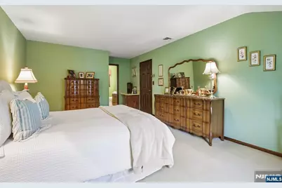 15 Bourbon Street, Wayne, NJ 07470 - Photo 18
