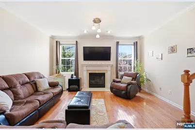 424 Hartford Drive, Nutley, NJ 07110 - Photo 2