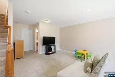 424 Hartford Drive, Nutley, NJ 07110 - Photo 8