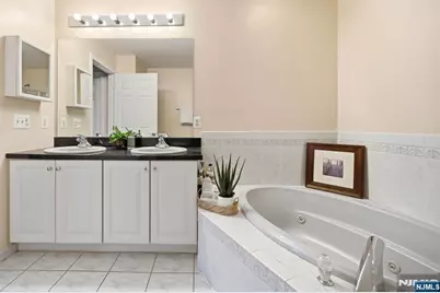 424 Hartford Drive, Nutley, NJ 07110 - Photo 12
