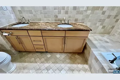 212 7th A #A, Palisades Park, NJ 07650 - Photo 32