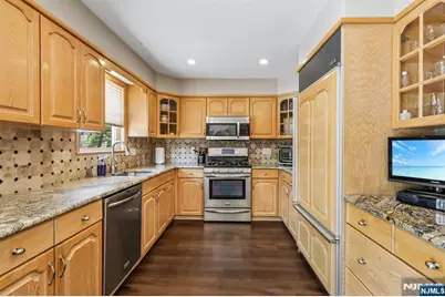 320 Jordan Road, New Milford, NJ 07646 - Photo 18