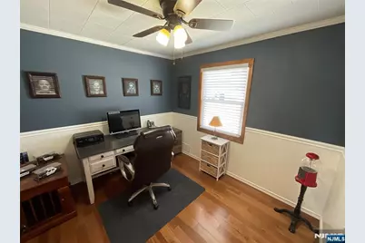 321 Thomas Avenue, Lyndhurst Township, NJ 07071 - Photo 18