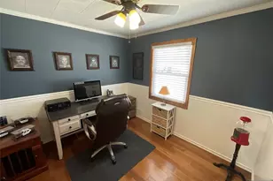 321 Thomas Ave, Lyndhurst Township, NJ 07071 - Photo 18
