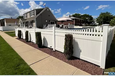 321 Thomas Avenue, Lyndhurst Township, NJ 07071 - Photo 4