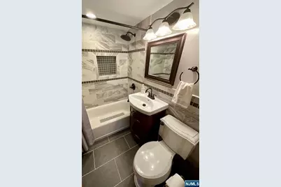 321 Thomas Avenue, Lyndhurst Township, NJ 07071 - Photo 20