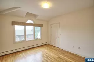 696 Undercliff Ave, Edgewater, NJ 07020 - Photo 10