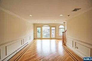 696 Undercliff Ave, Edgewater, NJ 07020 - Photo 4