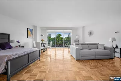 2100 Linwood Avenue 3E #3E, Fort Lee, NJ 07024 - Photo 2