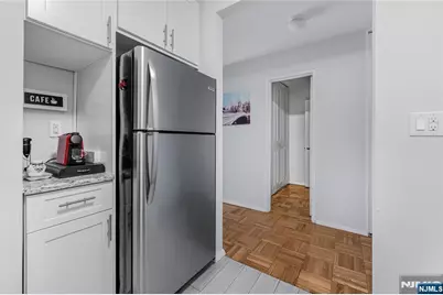 2100 Linwood Avenue 3E #3E, Fort Lee, NJ 07024 - Photo 10