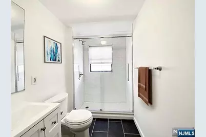 18-22 Engle Street R-18 #R-18, Englewood, NJ 07631 - Photo 8