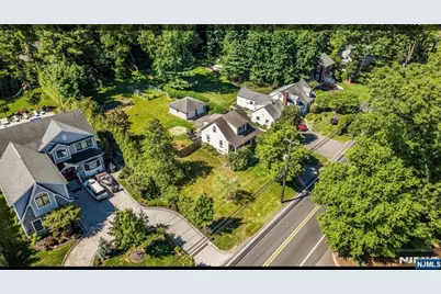 210 Franklin Avenue, Wyckoff Township, NJ 07481 - Photo 4