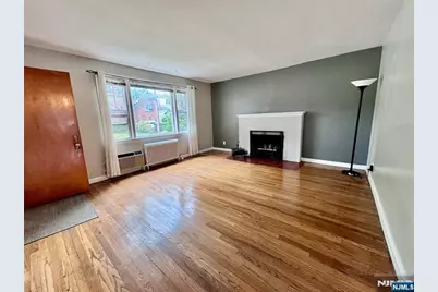 816 Kingsland Lane Apt 1 #Apt 1, Fort Lee, NJ 07024 - Photo 2