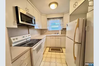 816 Kingsland Lane Apt 1 #Apt 1, Fort Lee, NJ 07024 - Photo 6