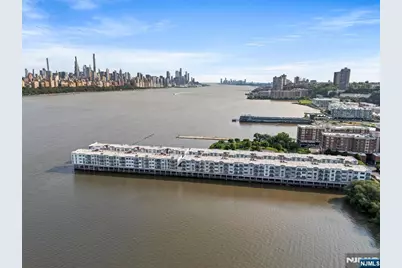 108 The Promenade 108 #108, Edgewater, NJ 07020 - Photo 4