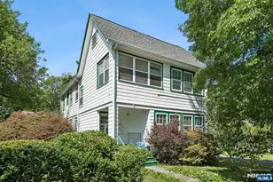 26 Howe Ave 2, Montclair, NJ 07042 - Photo 2