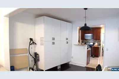 524 Oregon Avenue, Cliffside Park, NJ 07010 - Photo 6