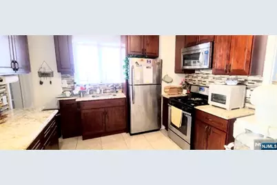 524 Oregon Avenue, Cliffside Park, NJ 07010 - Photo 8