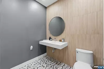 70 McElroy Avenue, Fort Lee, NJ 07024 - Photo 24