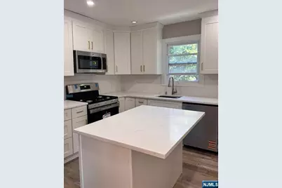 72 Chestnut Street 2R #2R, Montclair, NJ 07042 - Photo 8