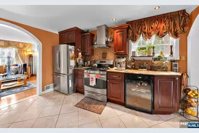 161 Plauderville Avenue, Garfield, NJ 07026 - Photo 10