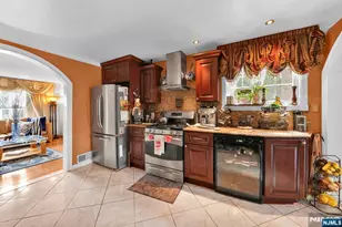 161 Plauderville Ave, Garfield, NJ 07026 - Photo 10