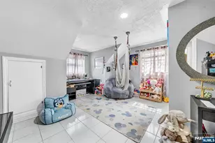 161 Plauderville Ave, Garfield, NJ 07026 - Photo 20