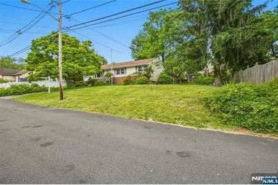 138 Wortendyke Avenue, Emerson, NJ 07630 - Photo 4