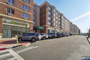 110 City Pl, Edgewater, NJ 07020 - Photo 34