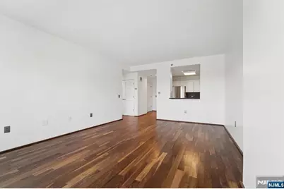 110 City Place, Edgewater, NJ 07020 - Photo 4