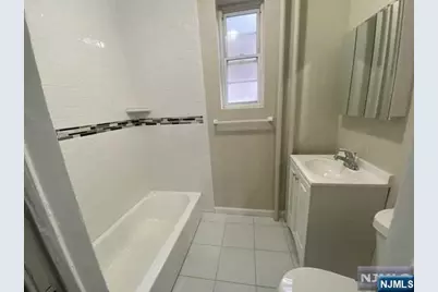411 Highland Avenue C5 #C5, Palisades Park, NJ 07650 - Photo 4