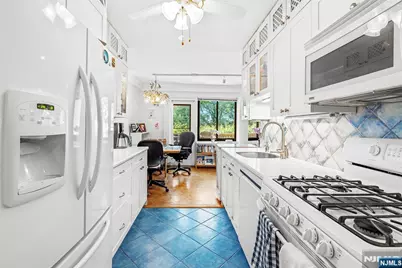 1375 River Road 1E #1E, Edgewater, NJ 07020 - Photo 12