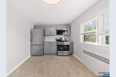 81 Grant Avenue 2 #2, Clifton, NJ 07011 - Photo 4